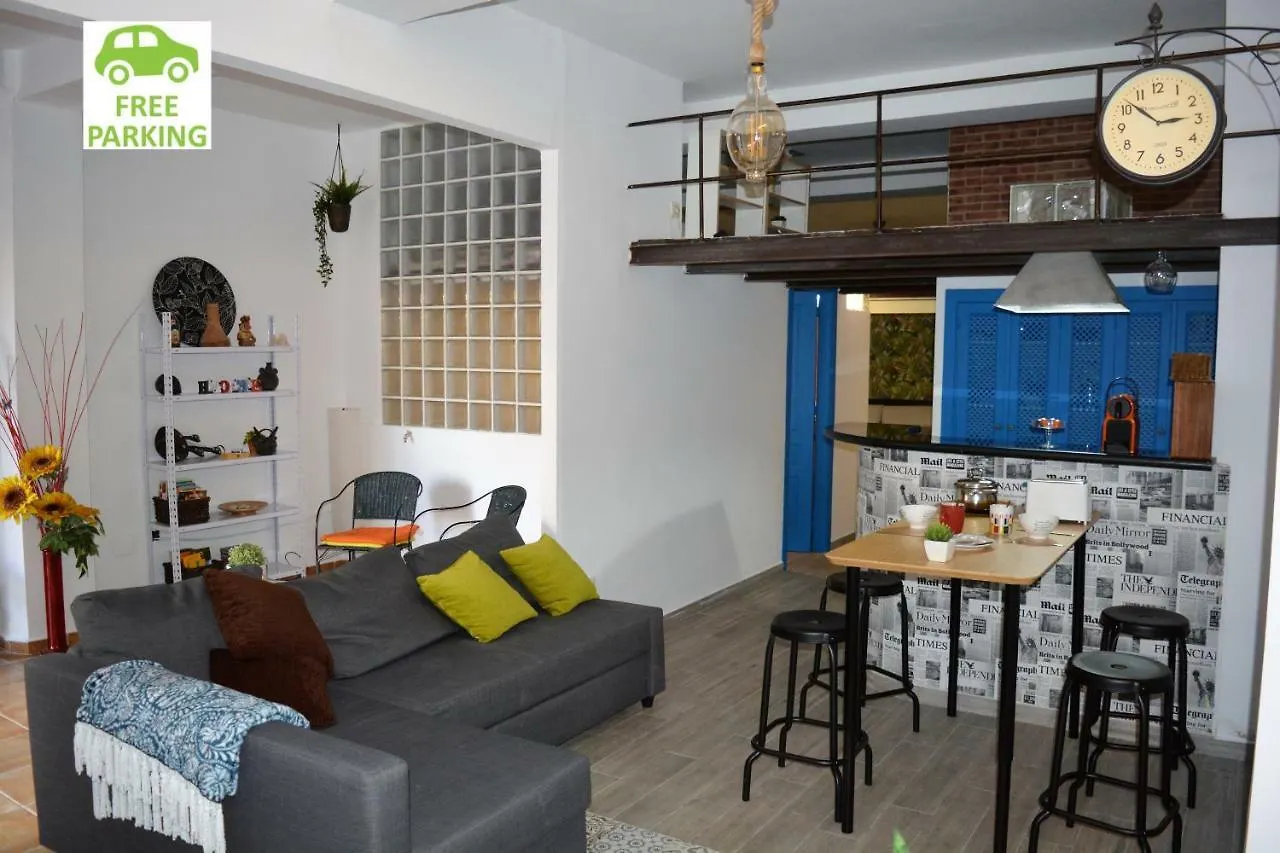 Loft City Center+Free Parking Seville Apartment