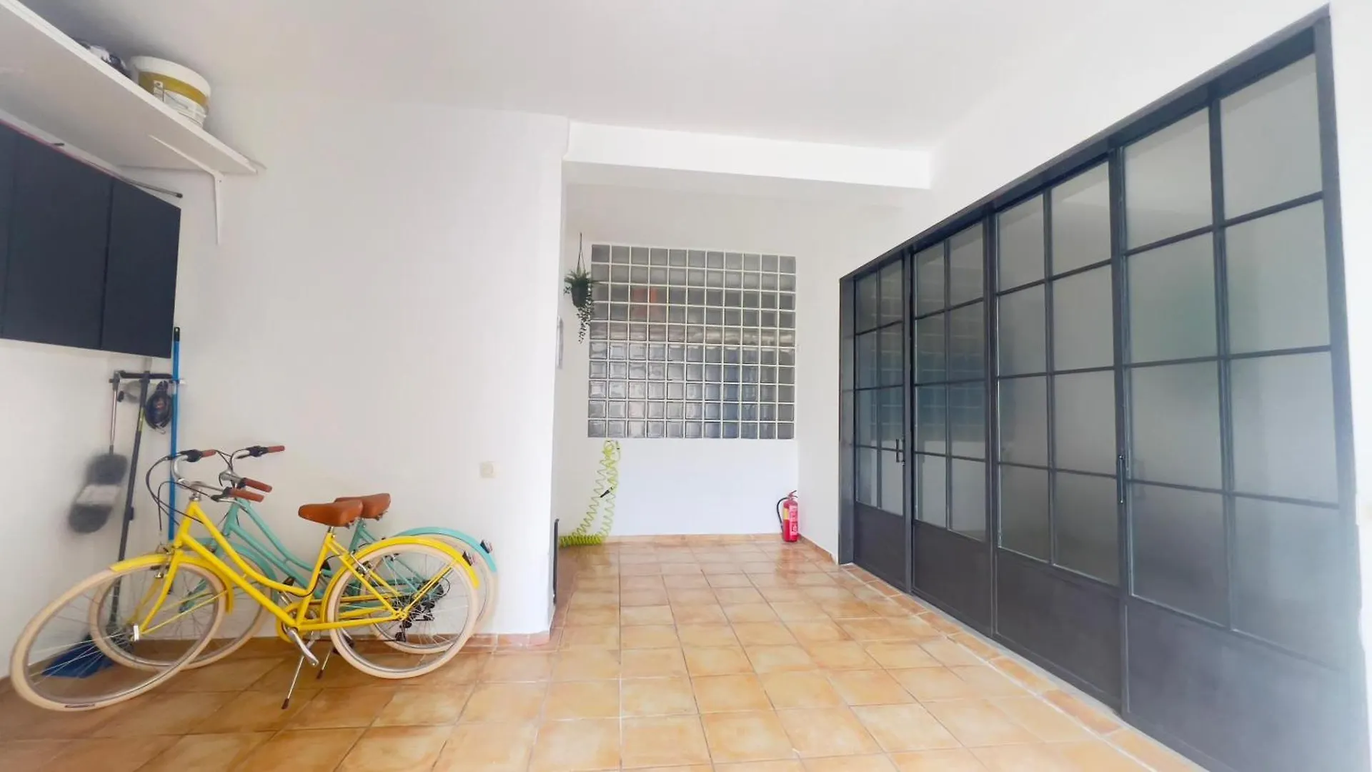 Loft City Center+Free Parking Seville Apartment